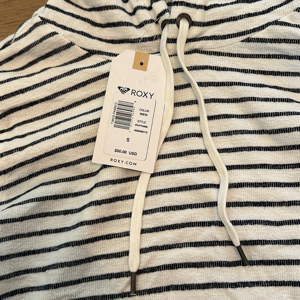 NWT Roxy hoodie - Picture 3 of 3